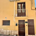 Via Neve-historical Centre 3*