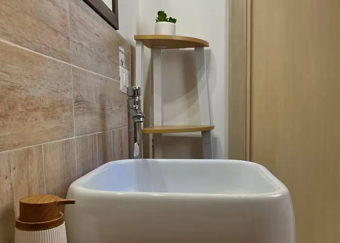 Via Neve-historical Centre