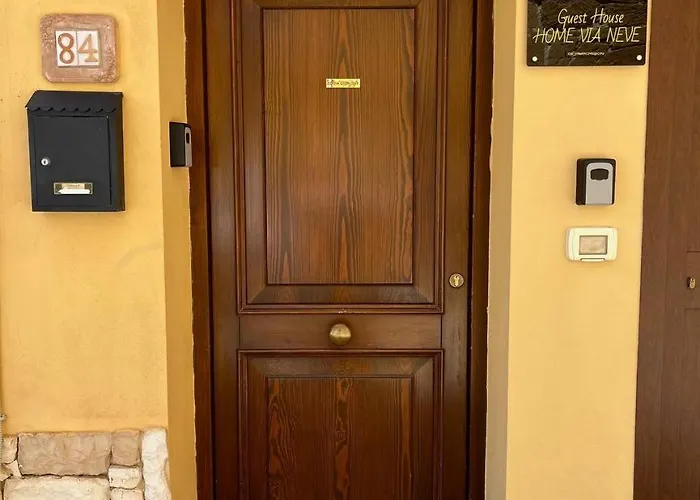 Via Neve-historical Centre Guest house