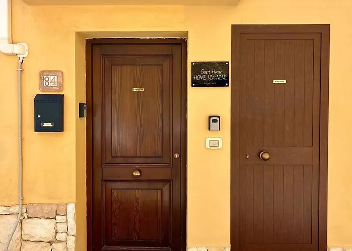 Via Neve-historical Centre Guest house