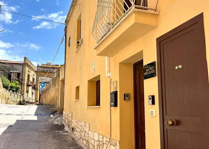 Via Neve-historical Centre Guest house 3*