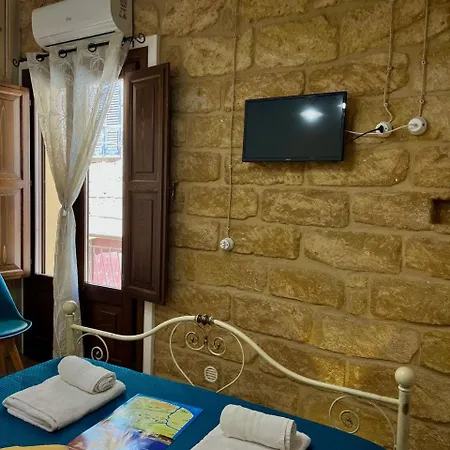 Gasthof Via Neve-historical Centre 3*