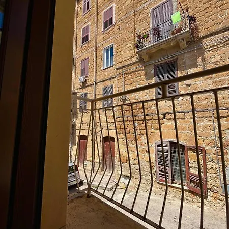 Gasthuis Via Neve-historical Centre 3*