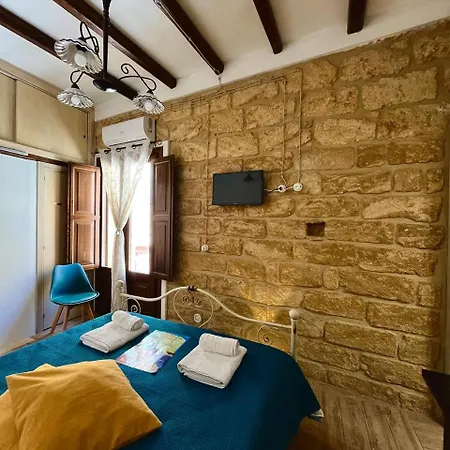 Via Neve-historical Centre 3*