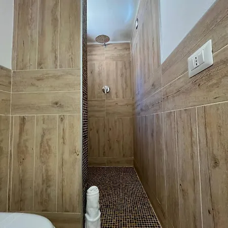 Via Neve-historical Centre