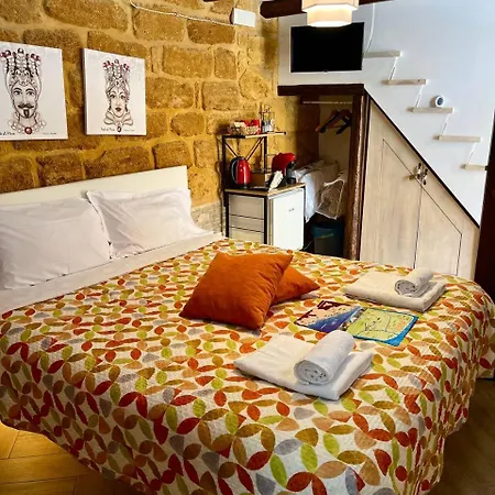 Via Neve-historical Centre