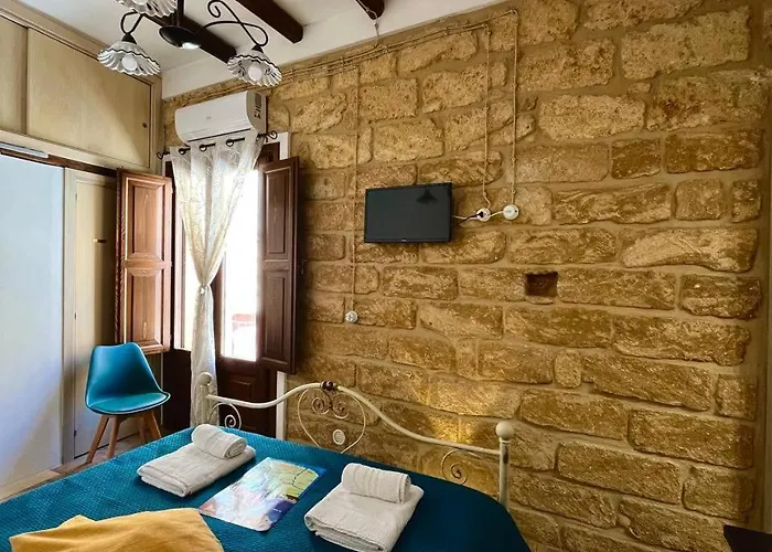 Via Neve-historical Centre 3*