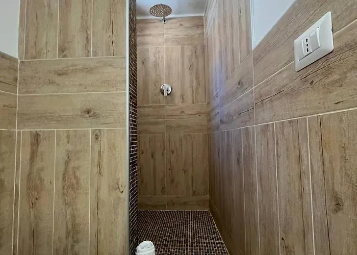 Via Neve-historical Centre