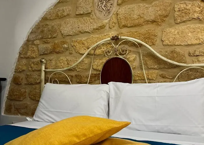 Via Neve-historical Centre 3* Agrigento