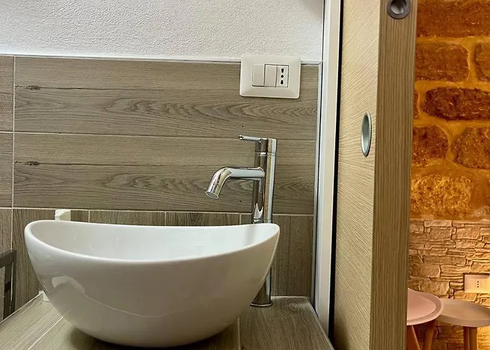 Via Neve-historical Centre